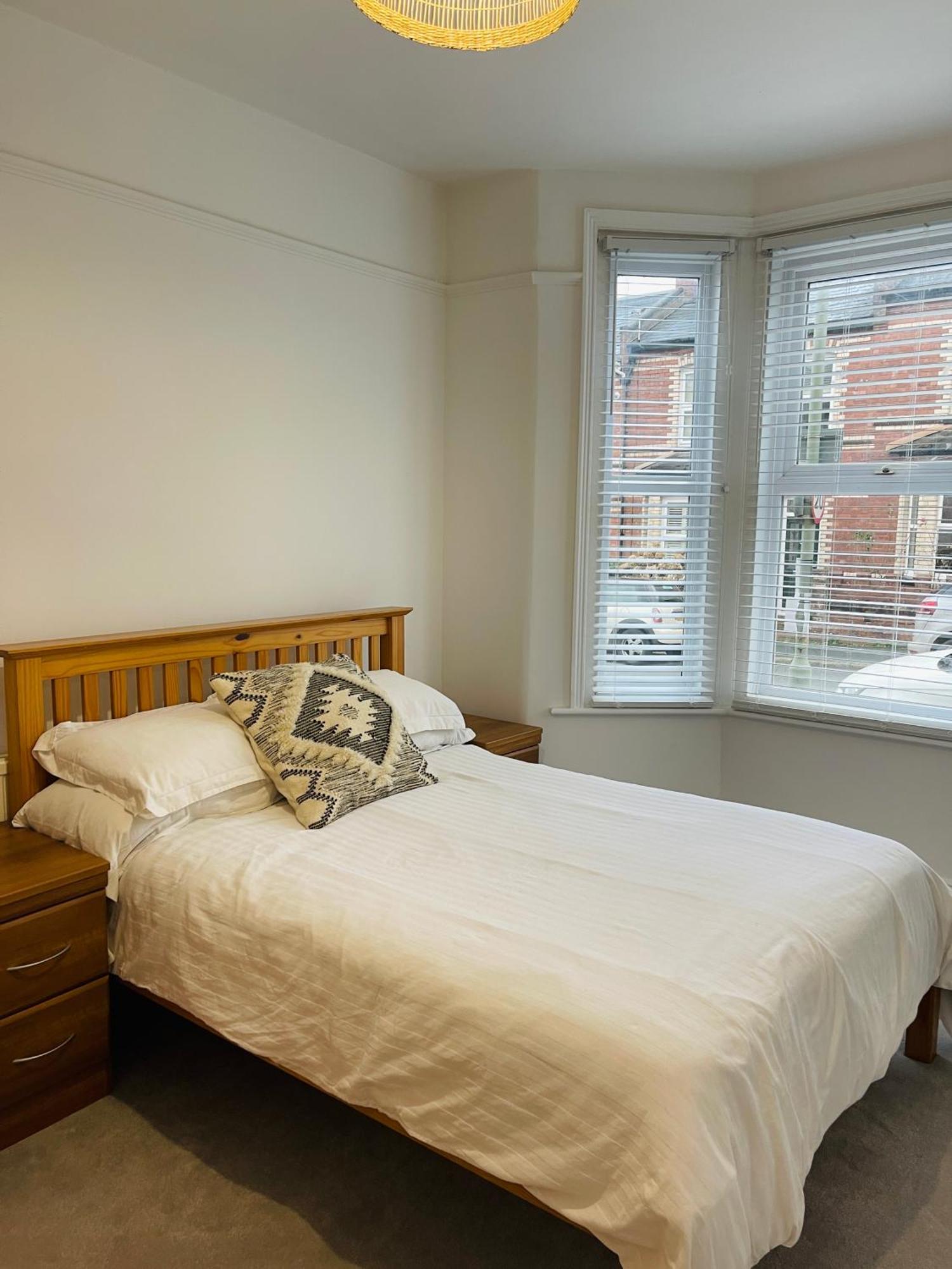 Newly Refurbished City Centre House With Parking إكزيتر المظهر الخارجي الصورة