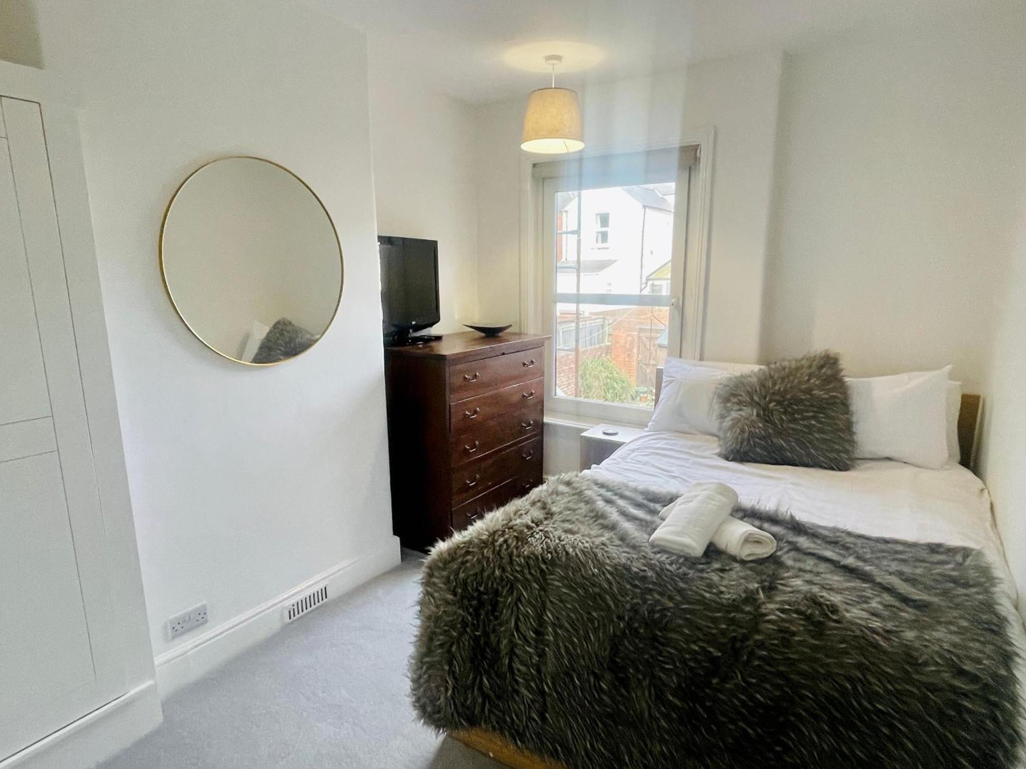 Newly Refurbished City Centre House With Parking إكزيتر المظهر الخارجي الصورة
